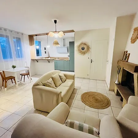 Jolie Maison De 40m2 Avec Jardin 度假居 *